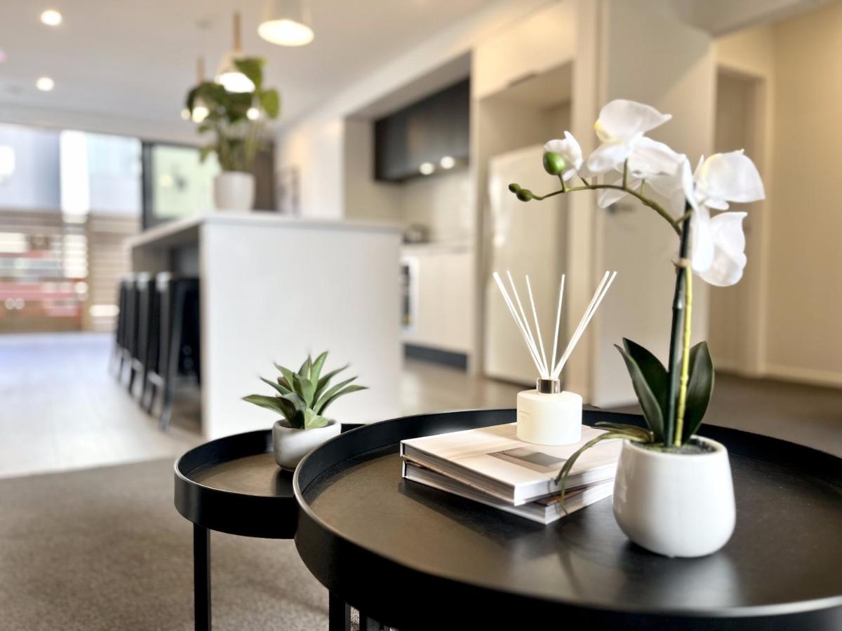 Modern & Central City - By Kosh Bnb Hamilton Bagian luar foto
